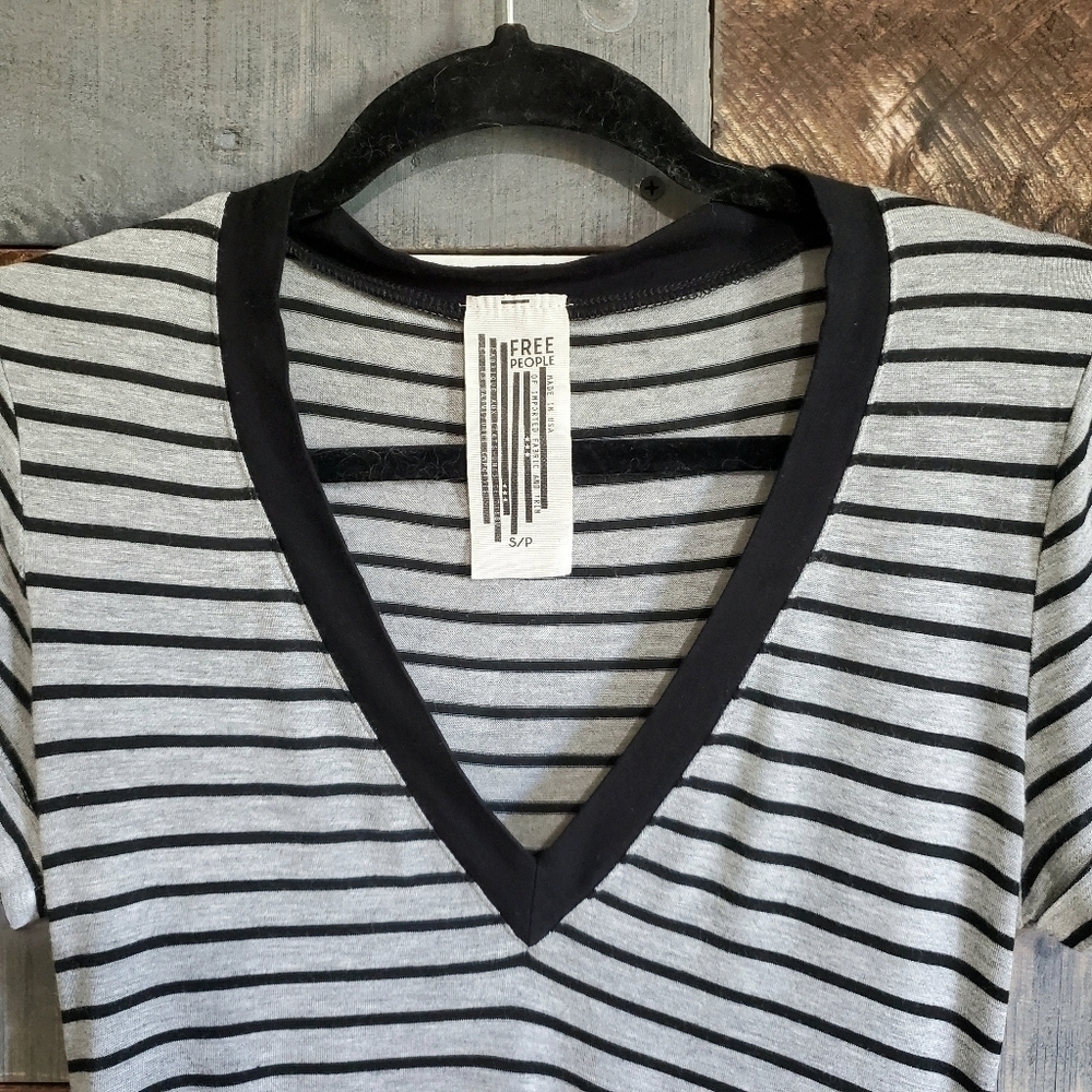 Free People Grey Black Striped Me Oh My V Neck Short Sleeves Bodysuit Size Small - Picture 6 of 14